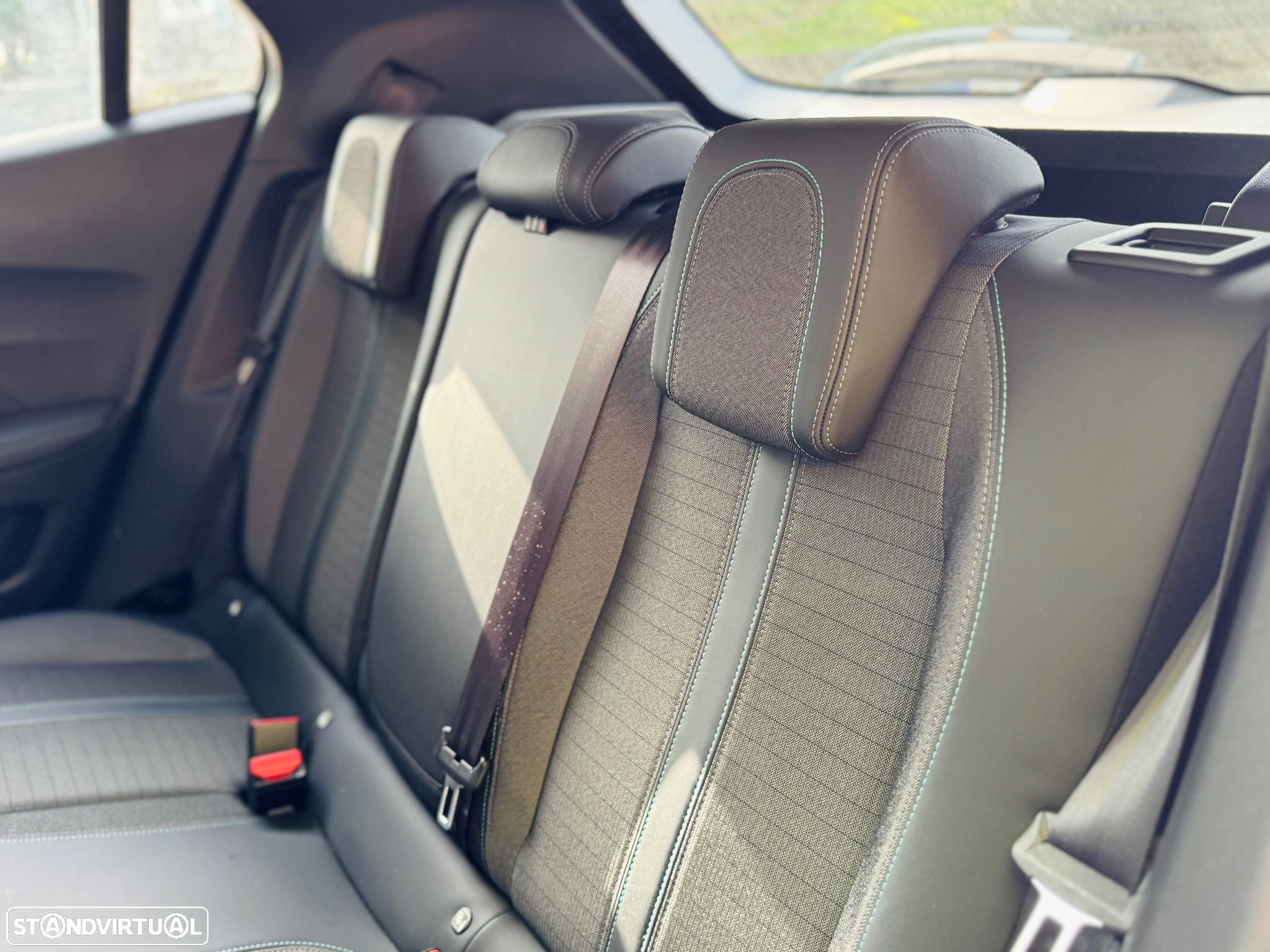 Peugeot e-2008 50 kWh Allure Pack - 7