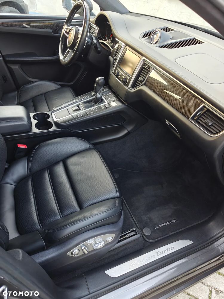 Porsche Macan Turbo - 18