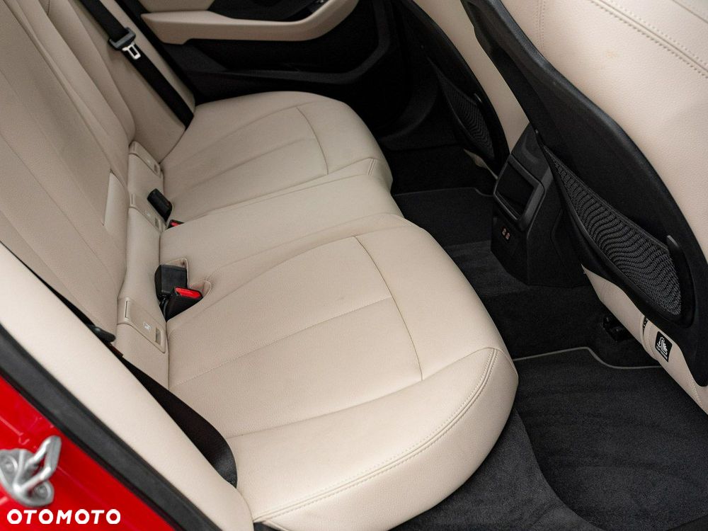 BMW Seria 2 220i xDrive Sport Line - 29