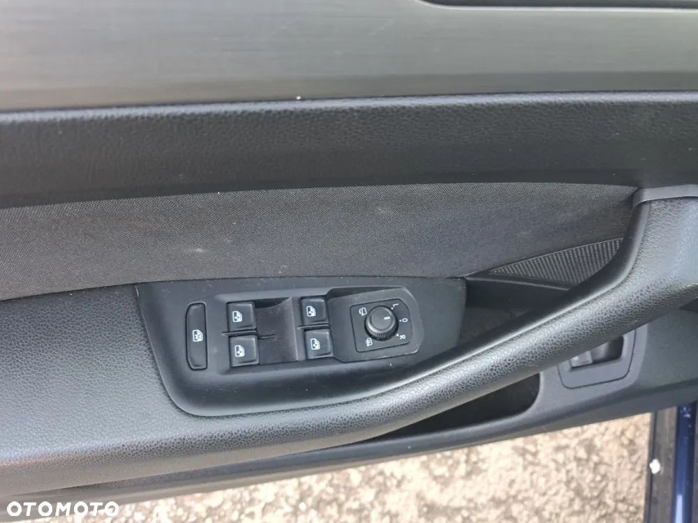 Volkswagen Passat - 10