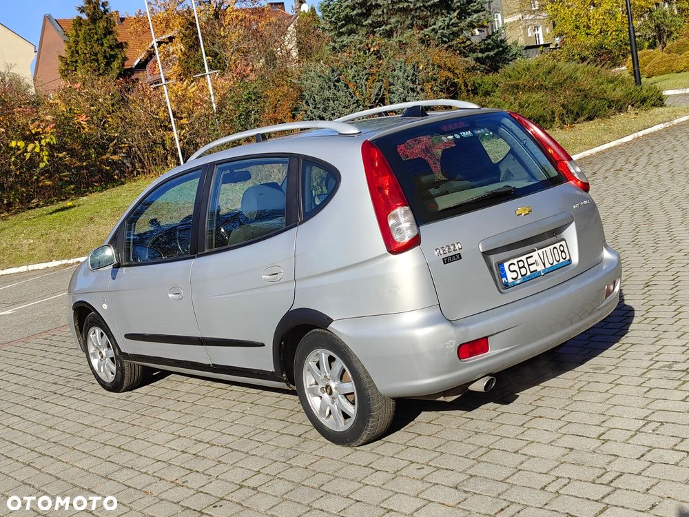 Chevrolet Rezzo 1.6 SE - 17