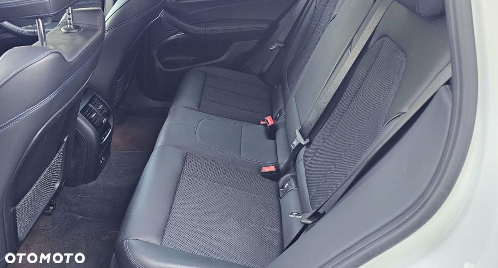 BMW X3 xDrive20i - 13