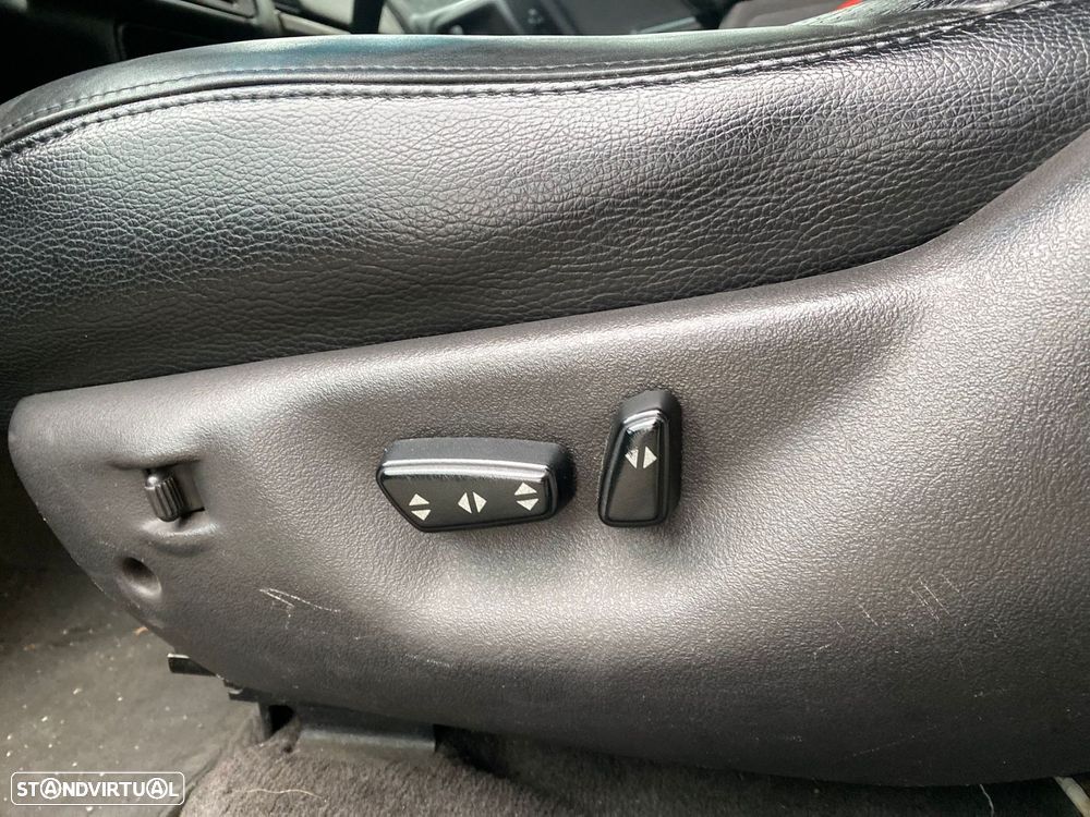 Jeep Grand Cherokee 2.5 TD Laredo - 15