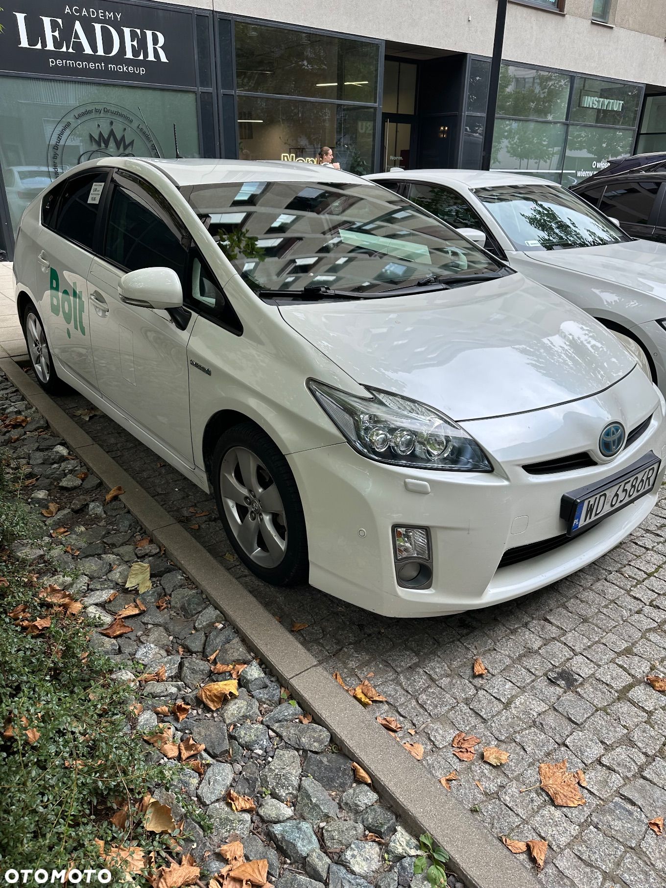 Toyota Prius 1.8 HSD Prestige - 1