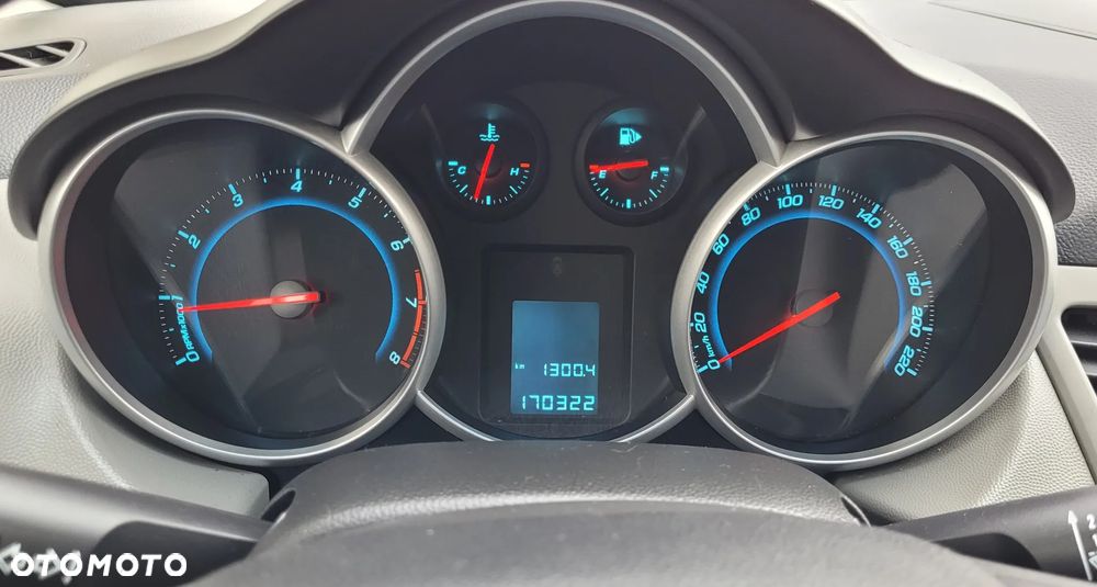 Chevrolet Cruze 1.6 LS - 16