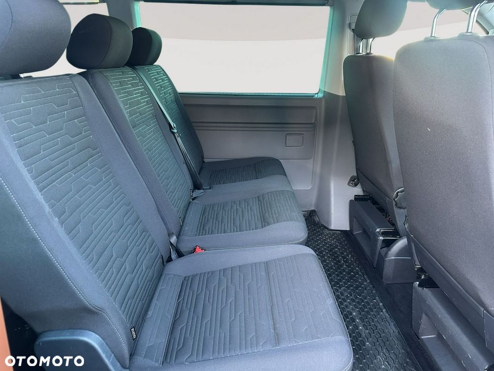 Volkswagen Caravelle - 26