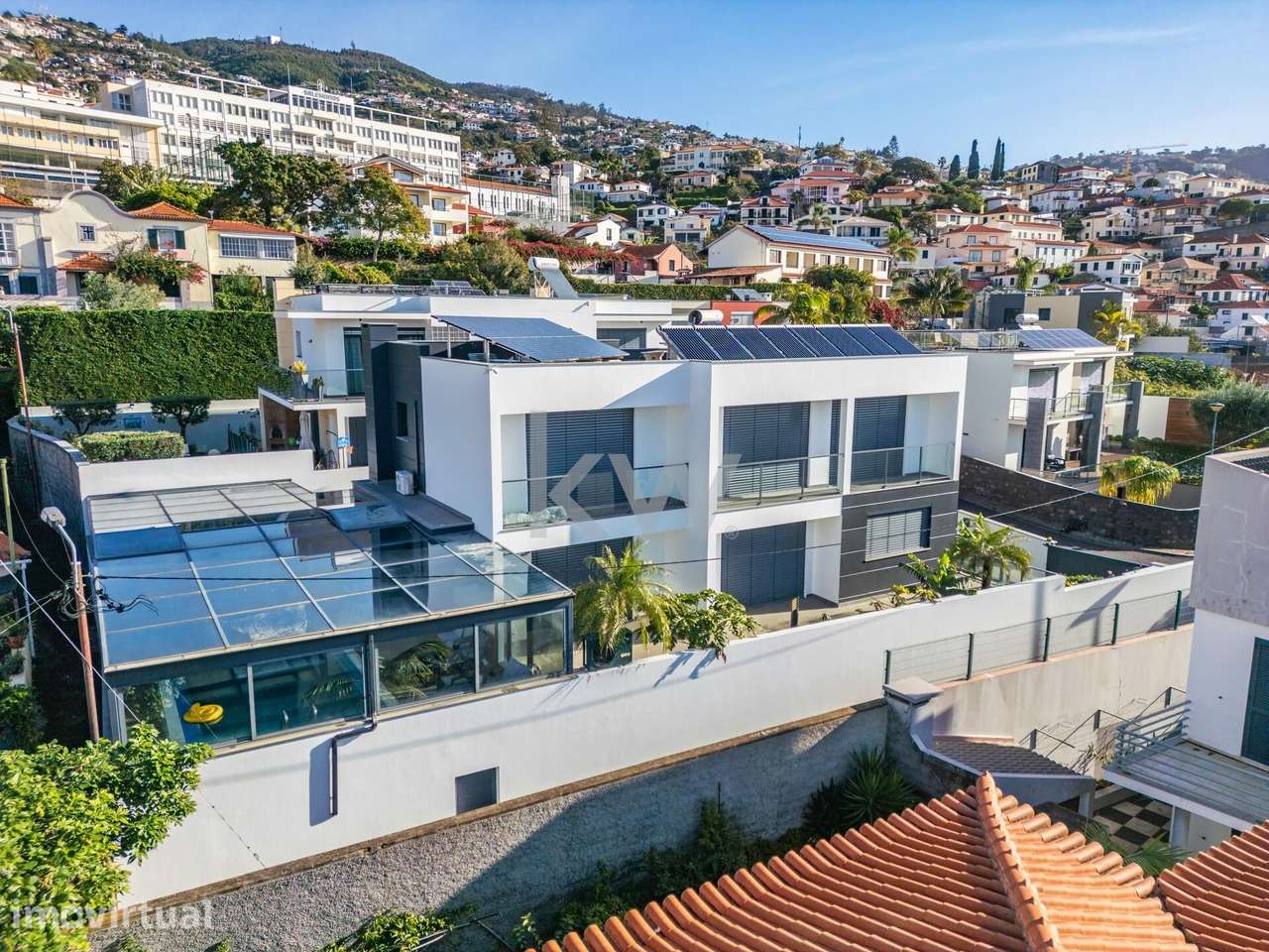 Moradia T3 com piscina coberta e jardim na Rochinha, Funchal - Grande imagem: 2/32
