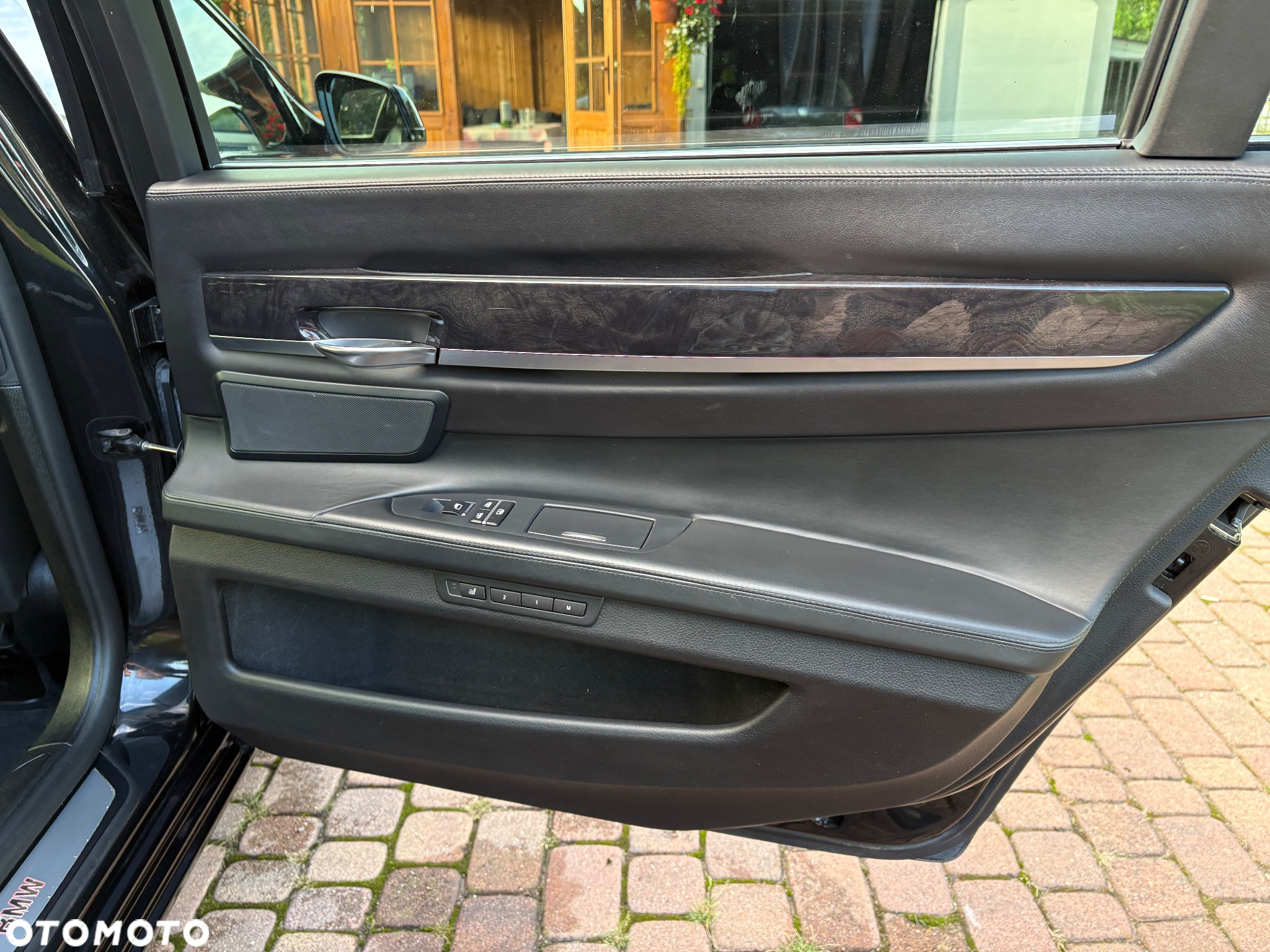 BMW Seria 7 750i L xDrive - 24