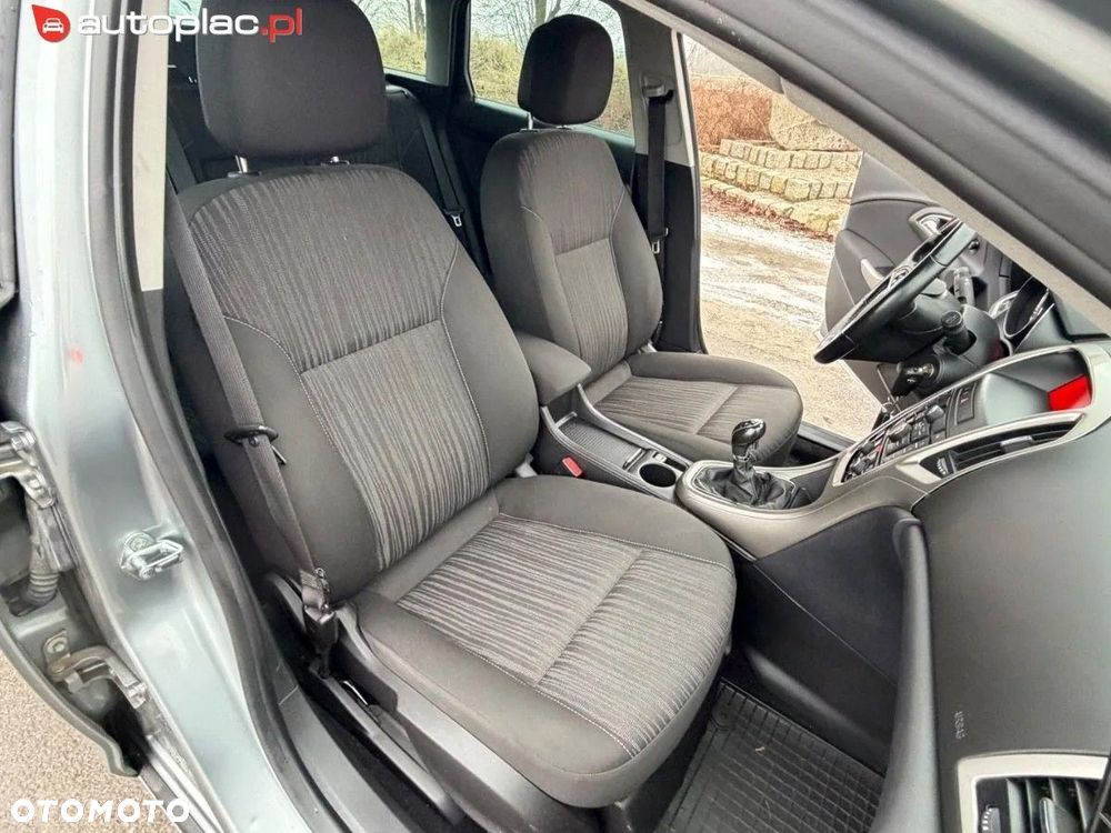 Opel Astra 2011