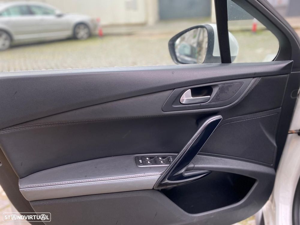 Peugeot 508 RXH 2.0 HDi Hybrid4 2-Tronic 104g - 13