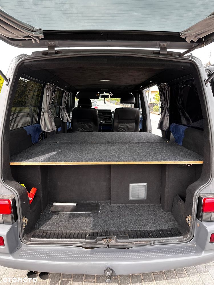 Volkswagen Multivan - 34