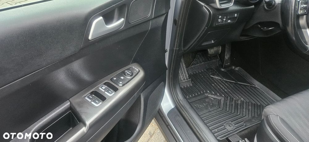 Kia Sportage 1.6 CRDI AWD DCT PLATINUM - 12