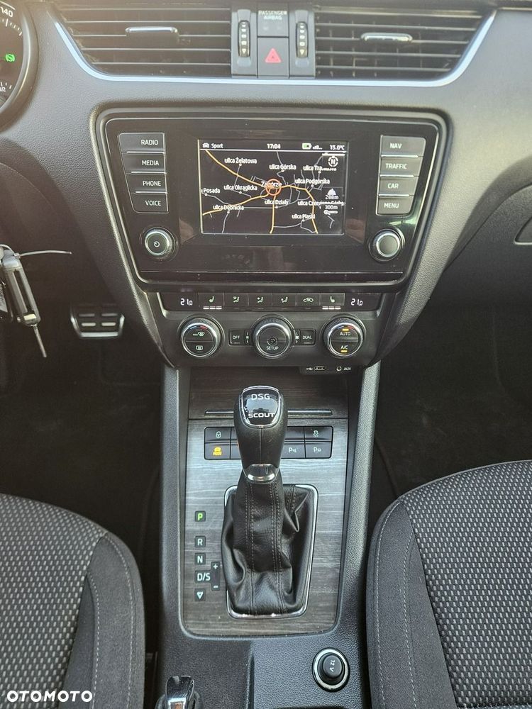 Skoda Octavia 2.0 TDI 4x4 DSG Scout - 29