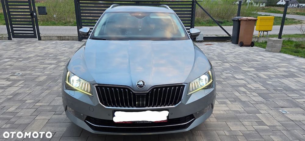 Skoda Superb 2.0 TDI 4x4 L&K DSG - 9