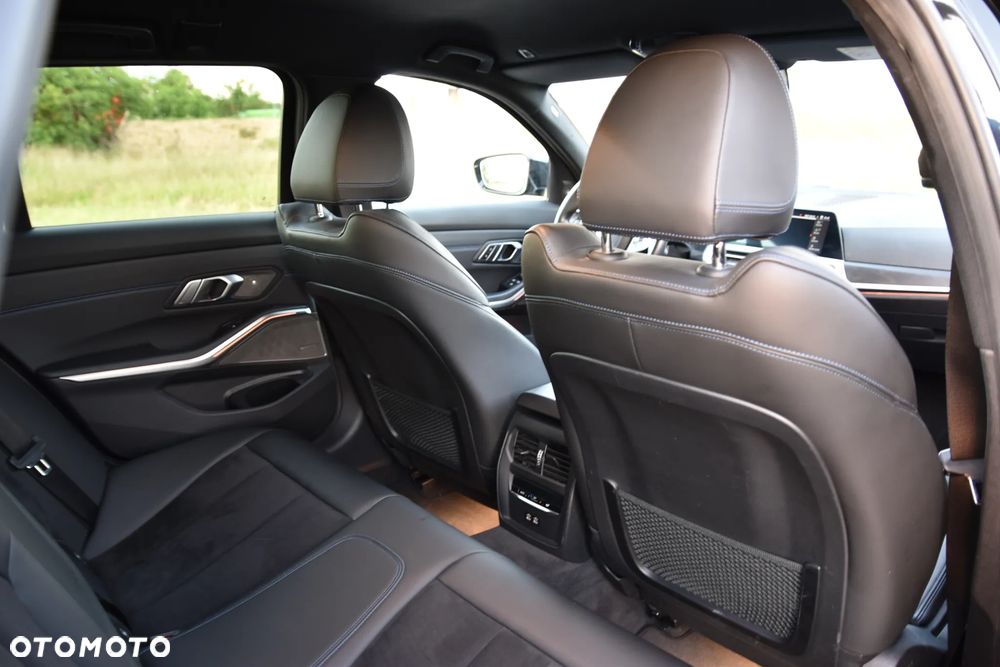 BMW Seria 3 320d mHEV M Sport - 18