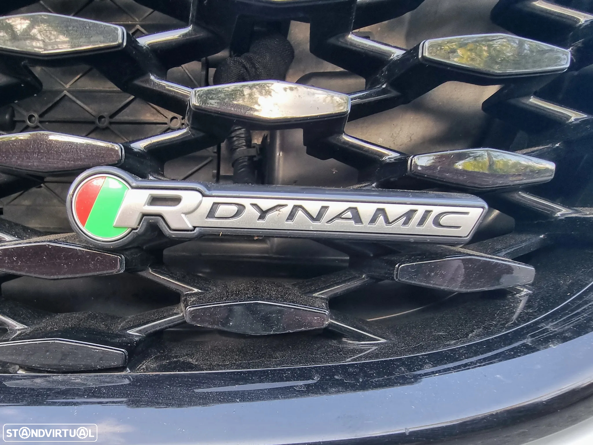 Jaguar F-Pace 2.0 P400e AWD R-Dynamic Black - 4