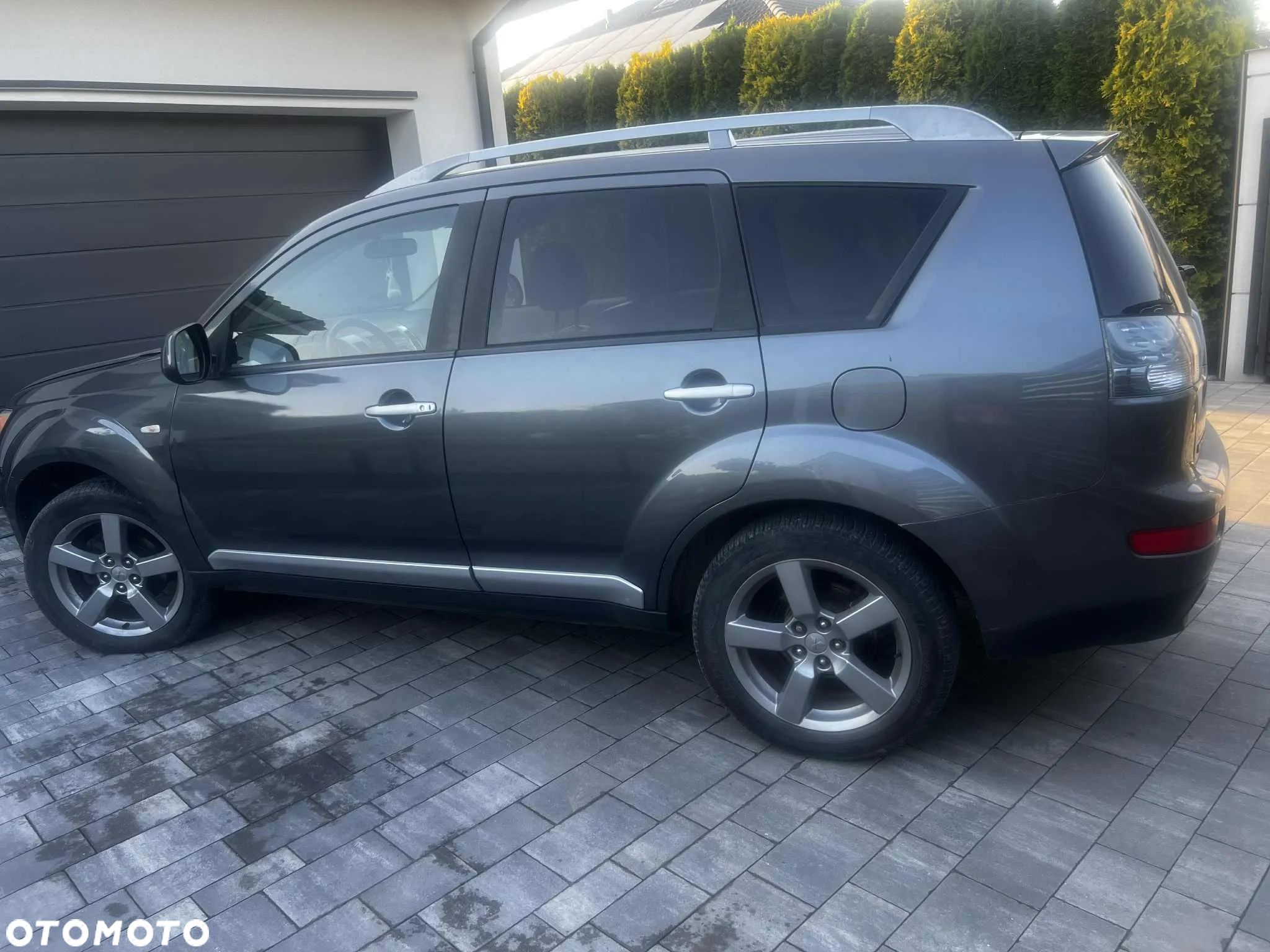 Mitsubishi Outlander - 5