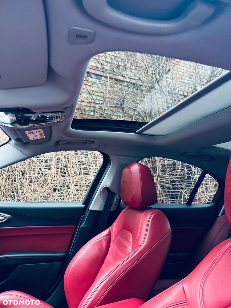 Alfa Romeo Giulia 2.2 AT8-Q4 Veloce - 14