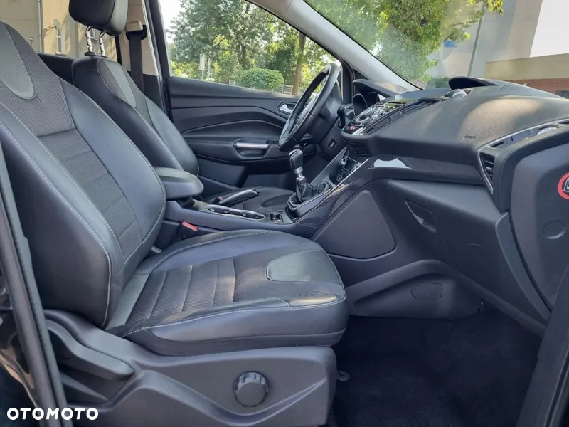 Ford Kuga 2.0 TDCi 2x4 Titanium - 11