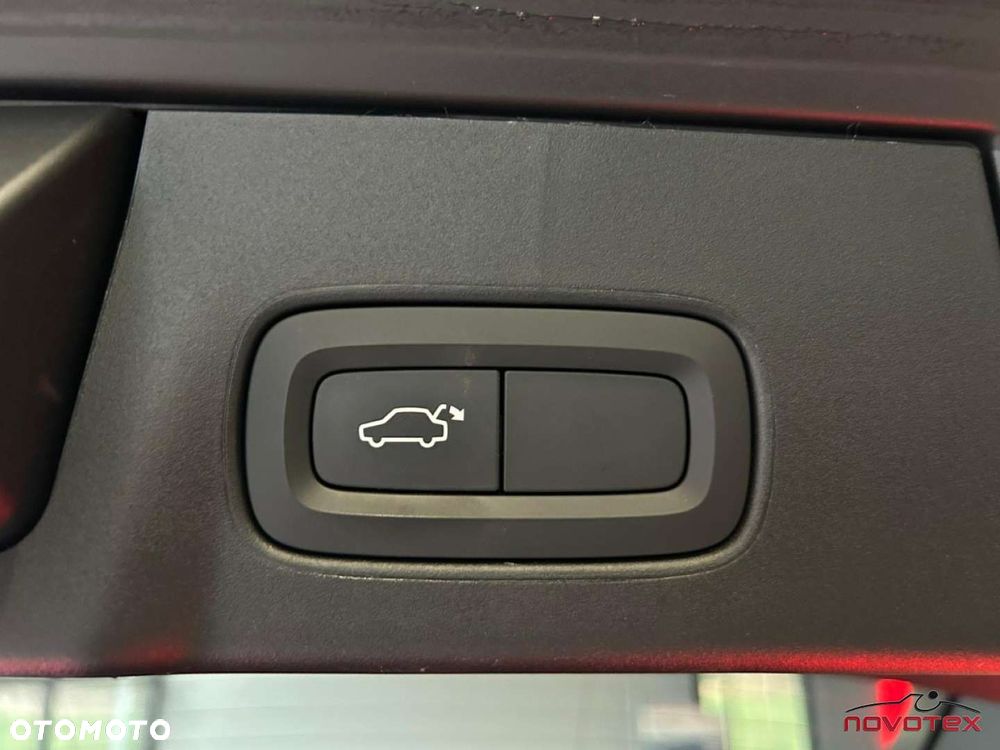 Volvo V90 Cross Country D4 AWD Geartronic Pro - 23