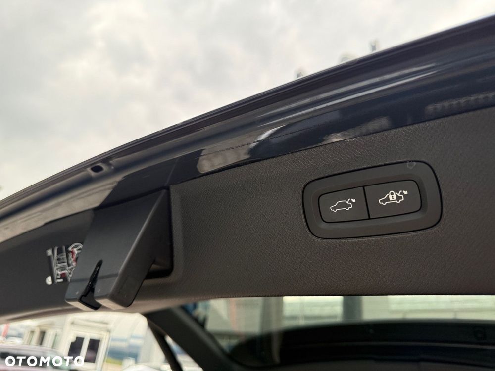 Volvo XC 90 - 31