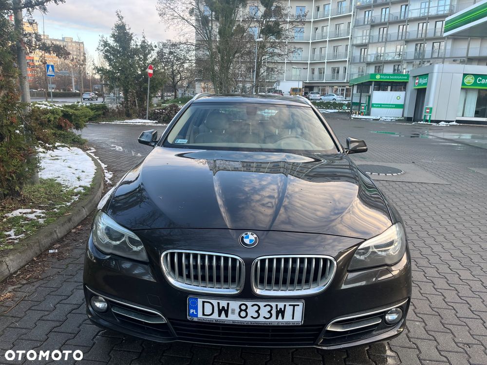 BMW Seria 5 525d xDrive - 10