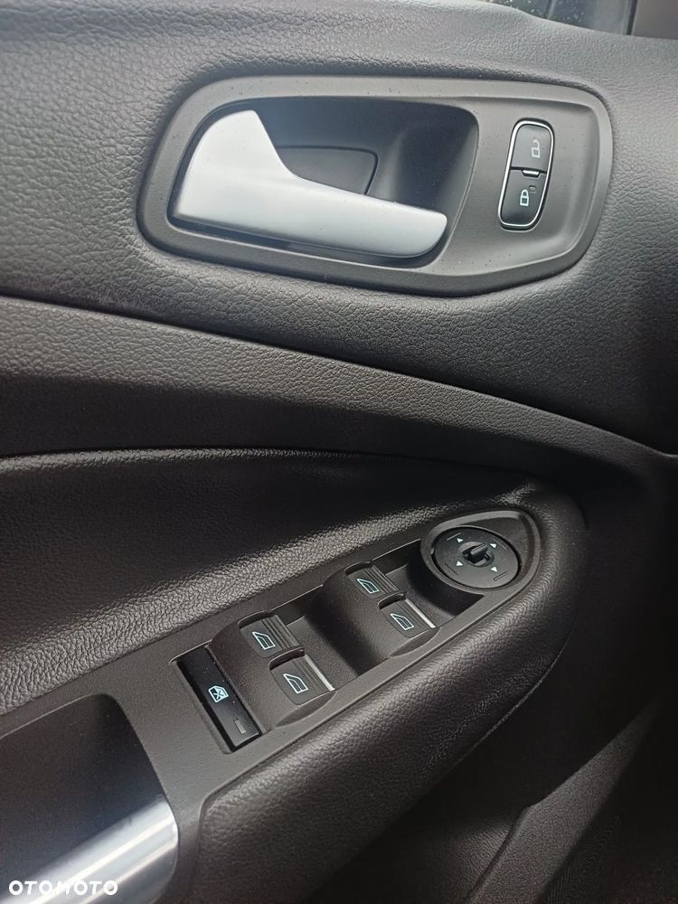 Ford Kuga 1.5 EcoBoost 2x4 Trend - 18