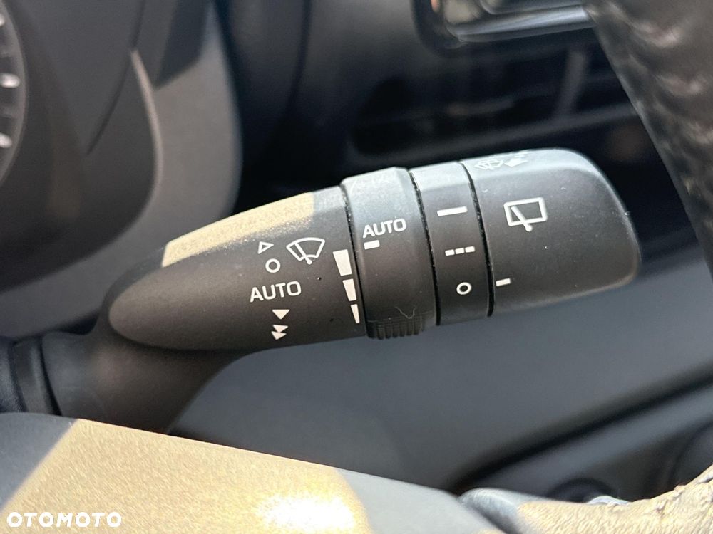 Toyota Yaris - 22