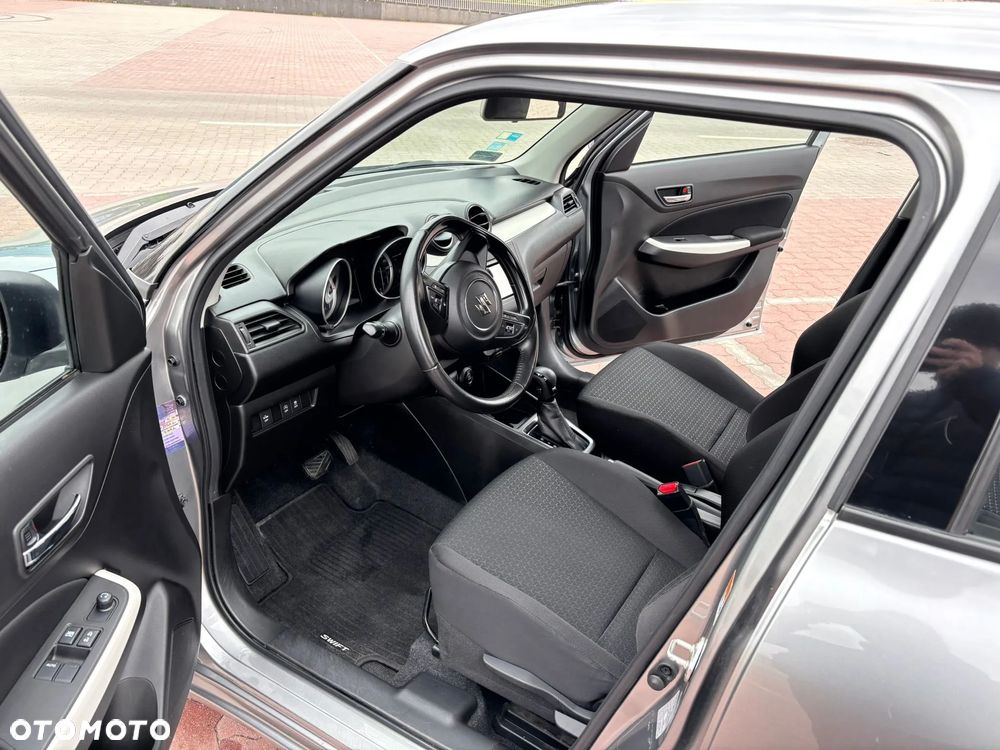 Suzuki Swift 1.2 Dualjet SHVS Premium CVT - 10