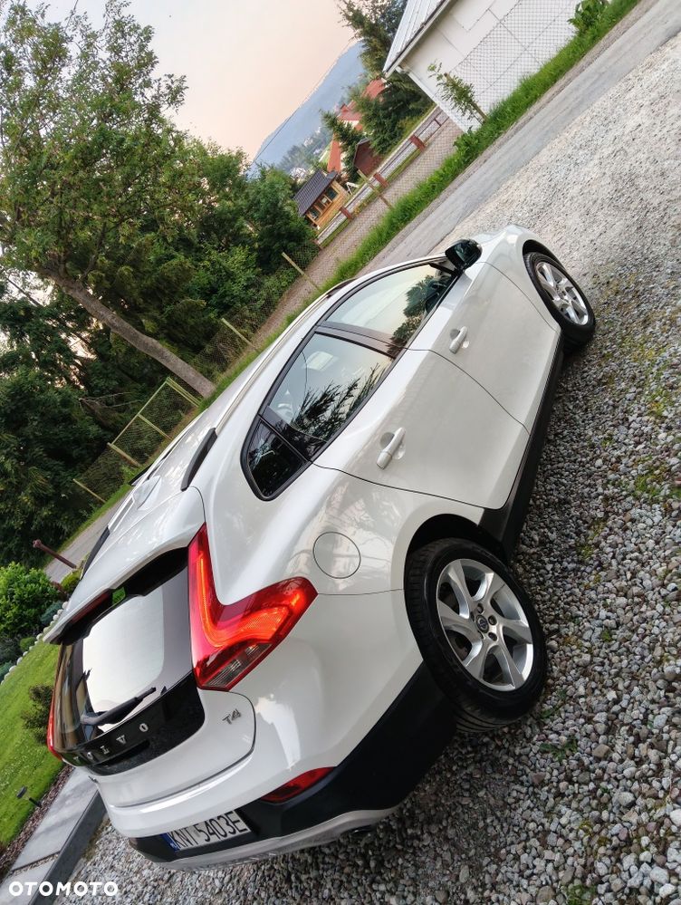 Volvo V40 Cross Country - 5