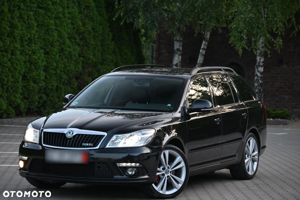 Skoda Octavia 2.0 TSI DSG RS - 9