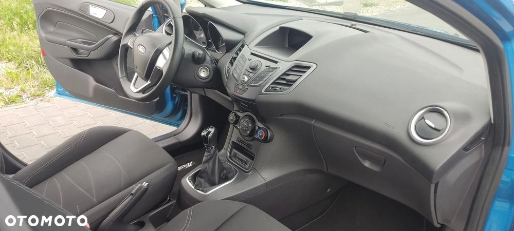 Ford Fiesta 1.25 Ambiente EU5 - 11