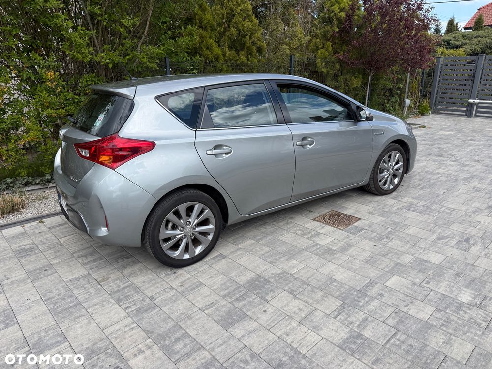 Toyota Auris Hybrid 135 Premium - 2