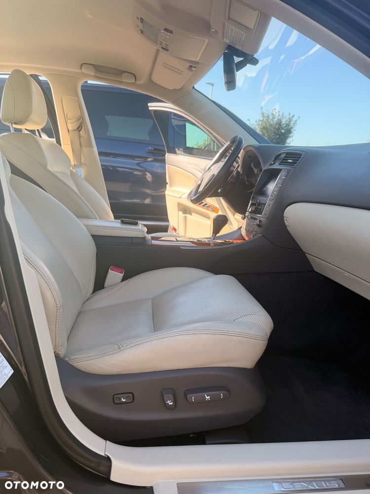 Lexus IS 250 Prestige - 4