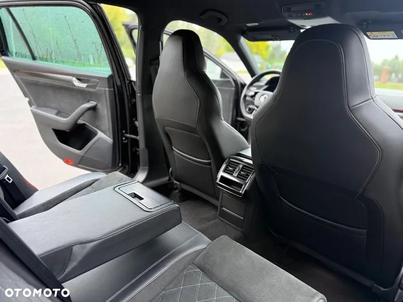 Skoda Superb 2.0 TDI SCR Sportline DSG - 10