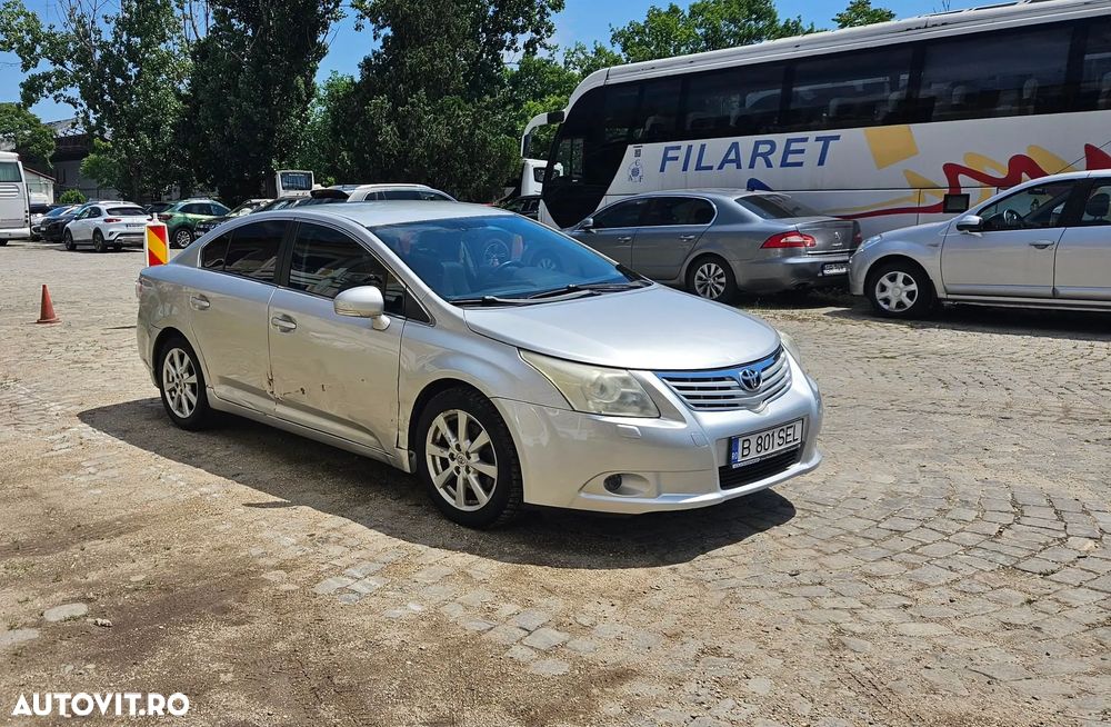 Toyota Avensis - 2