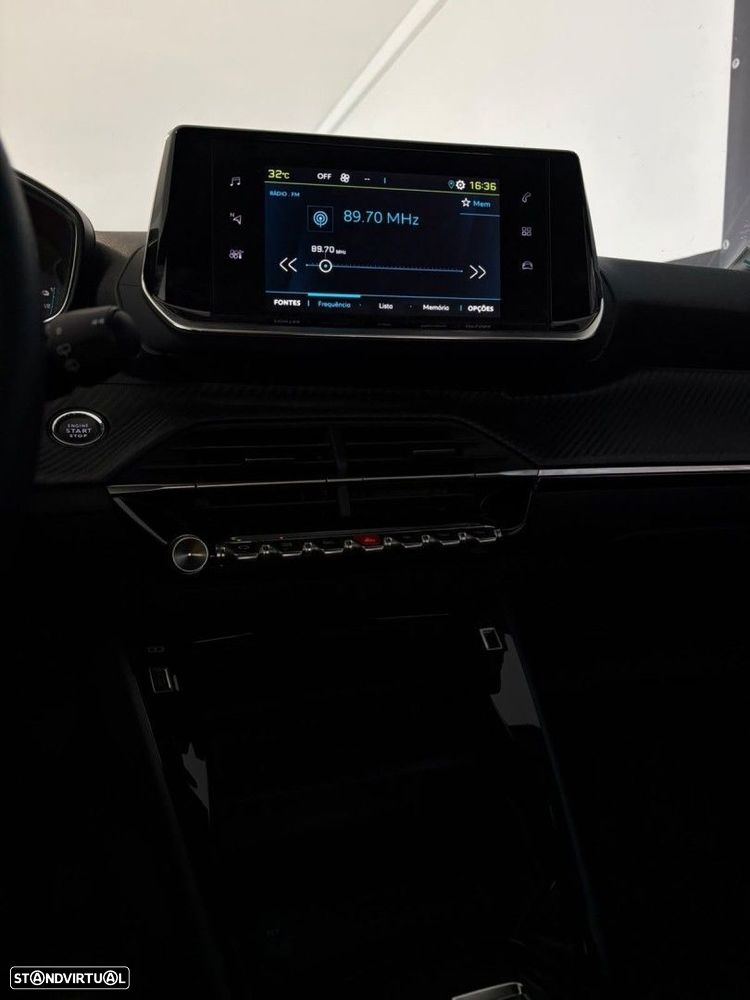 Peugeot e-2008 50 kWh Active - 14