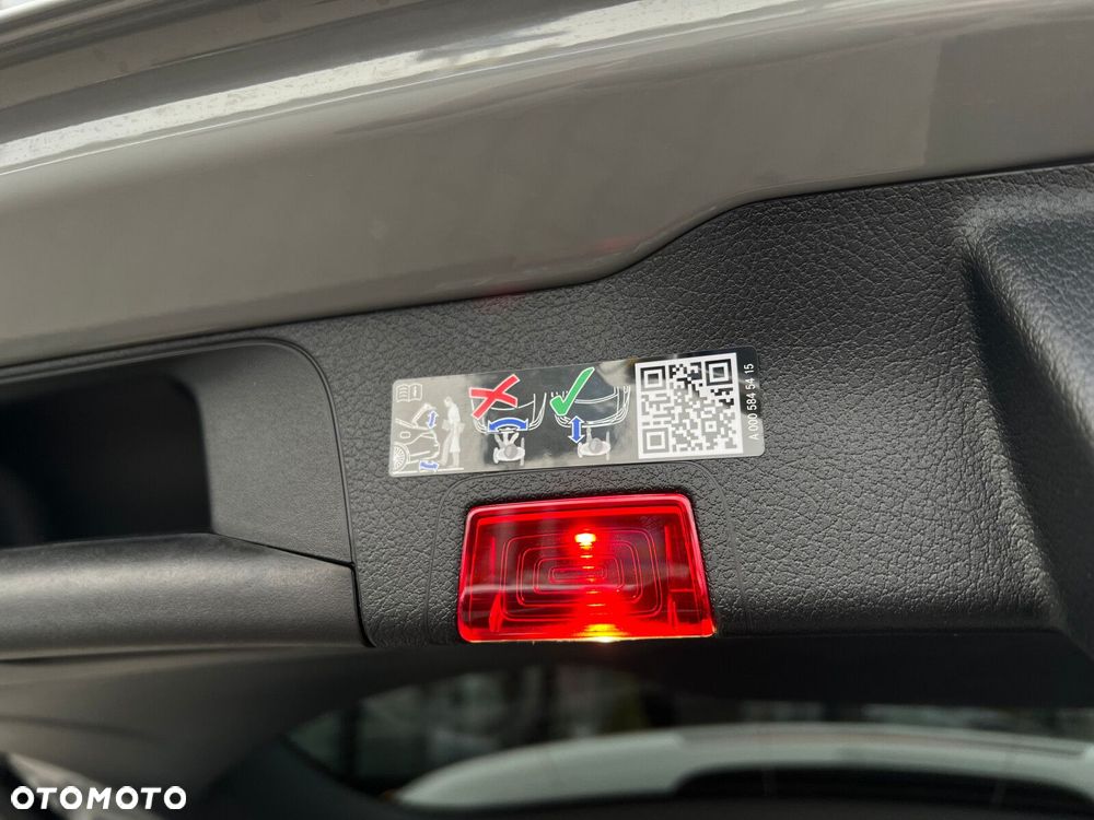 Mercedes-Benz GLB - 24