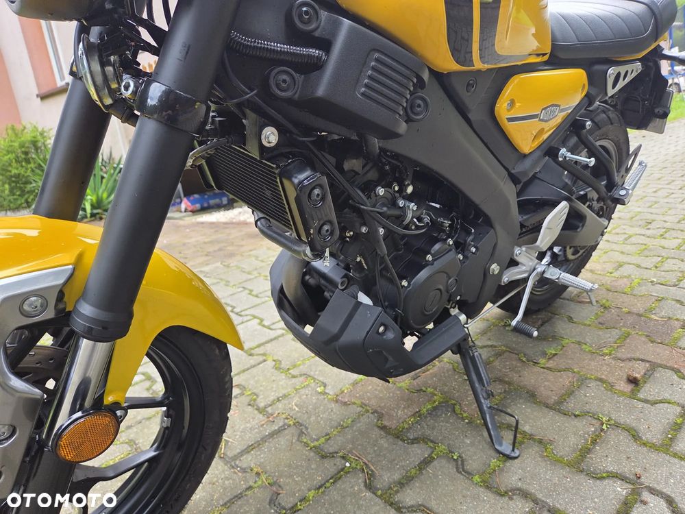 Yamaha XSR - 9