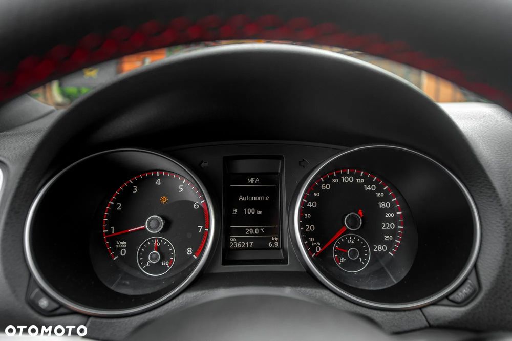 Volkswagen Golf 2.0 GTI adidas - 26