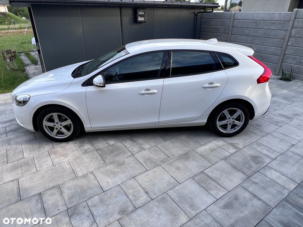 Volvo V40 T2 - 10