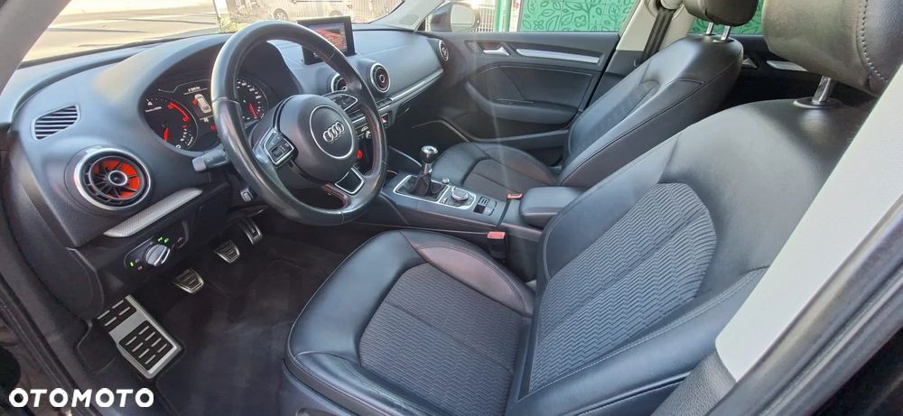 Audi A3 Sportback 2.0 TDI design - 6