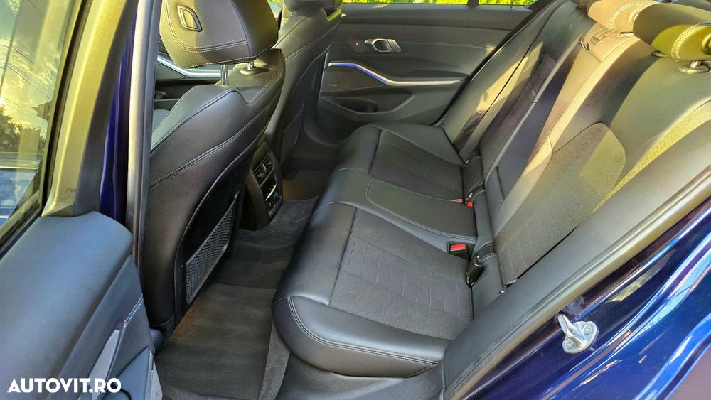 BMW Seria 3 320d AT MHEV - 13