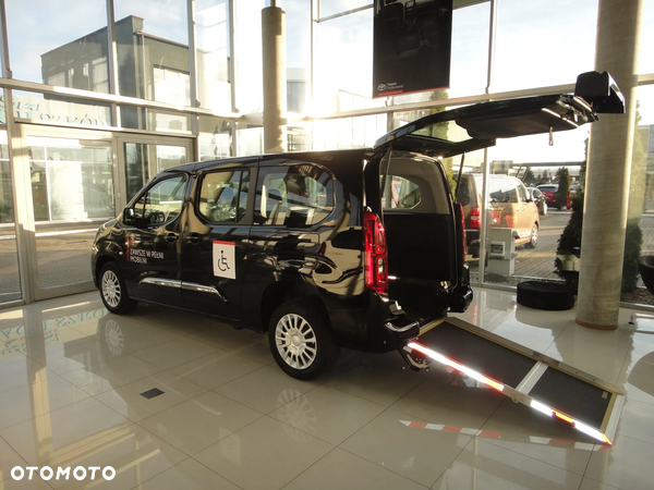 Toyota Proace City Verso 1.2 D-4T Combi