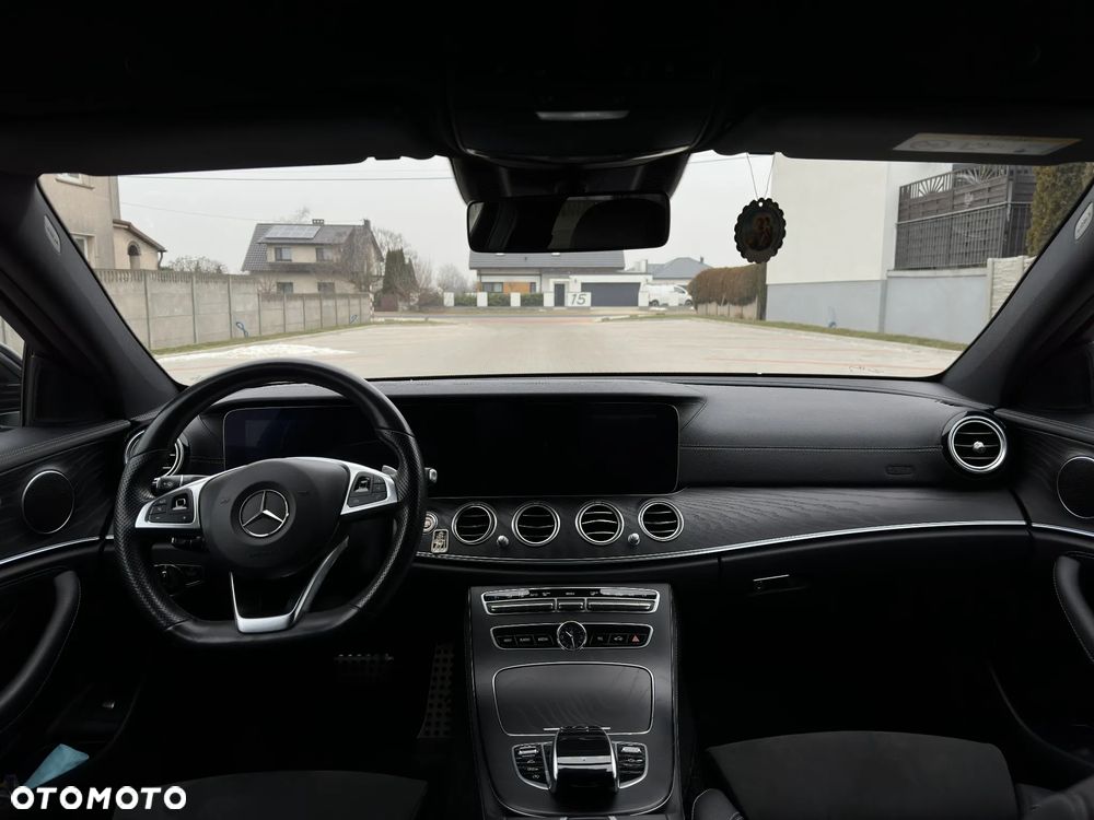 Mercedes-Benz Klasa E 220 d 4-Matic 9G-TRONIC - 10