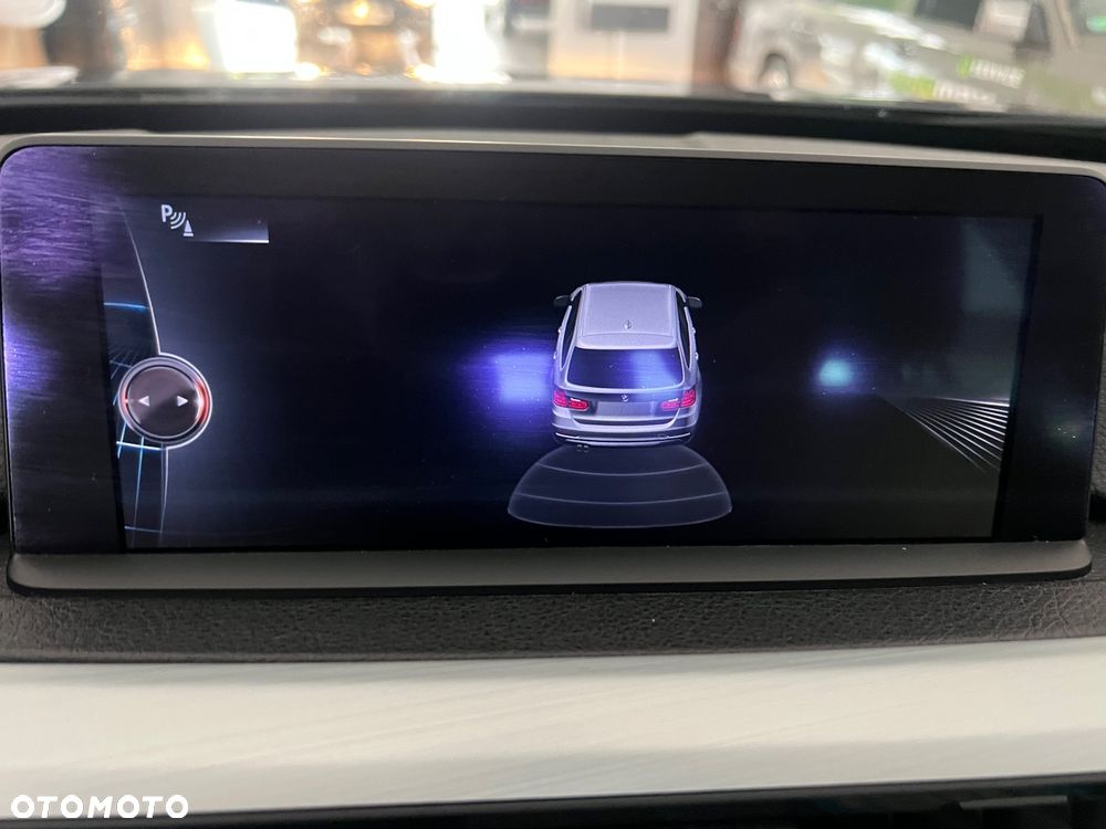 BMW Seria 3 320d Luxury Line - 38