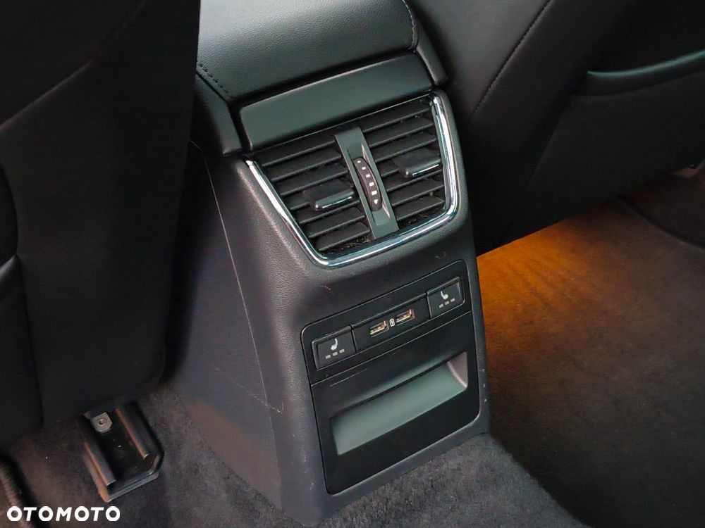 Skoda Octavia 2.0 TDI L&K DSG - 17