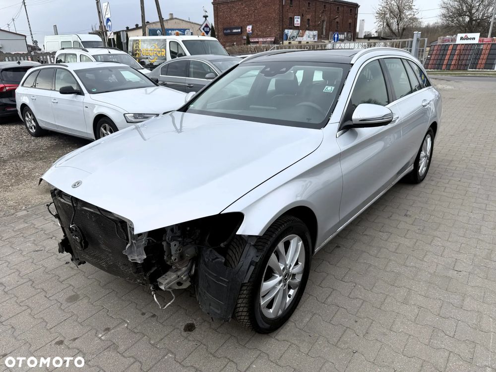 Mercedes-Benz Klasa C 220 d 4Matic 9G-TRONIC Avantgarde - 6