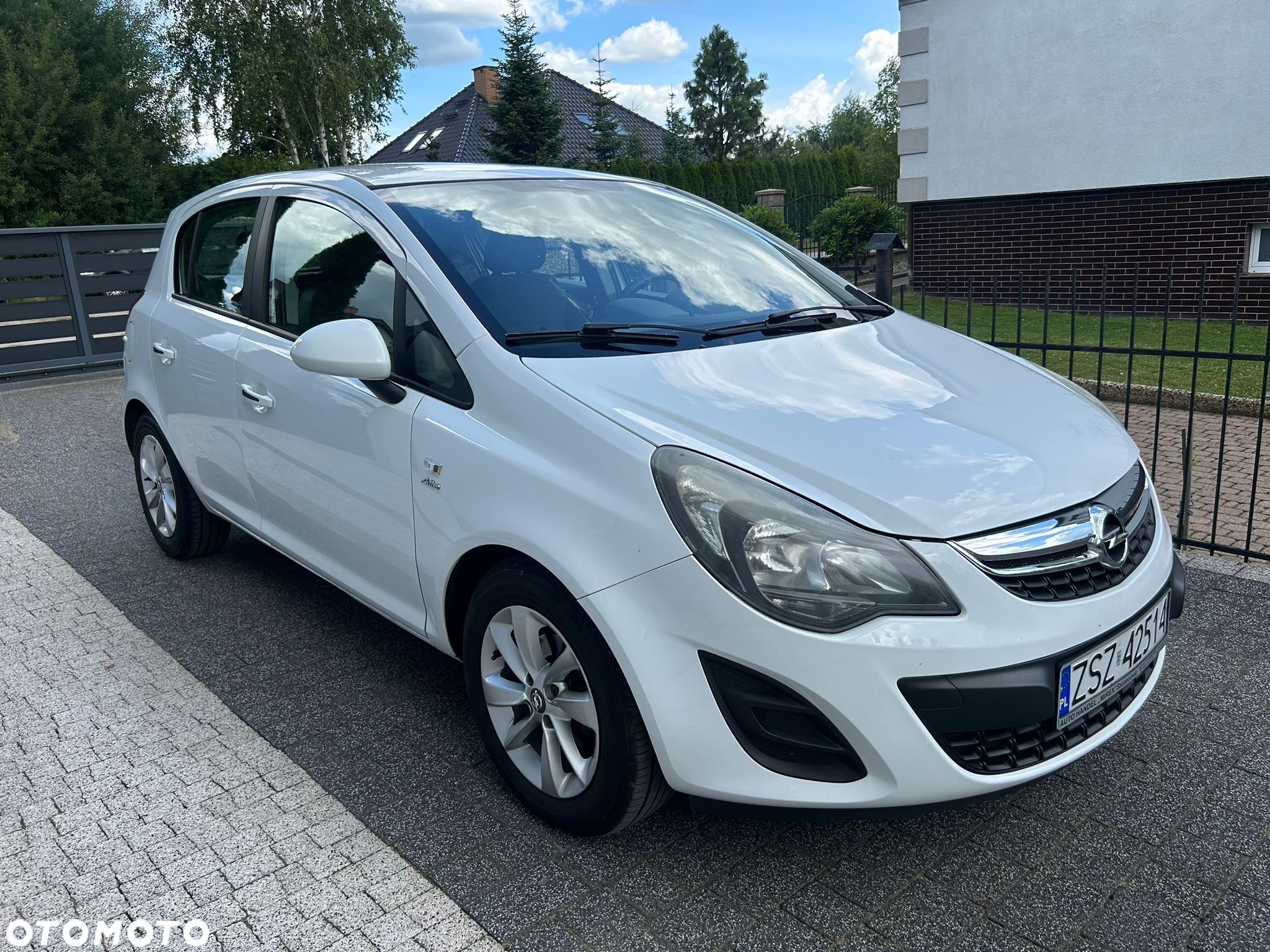 Opel Corsa 1.2 16V Edition / Active - 1