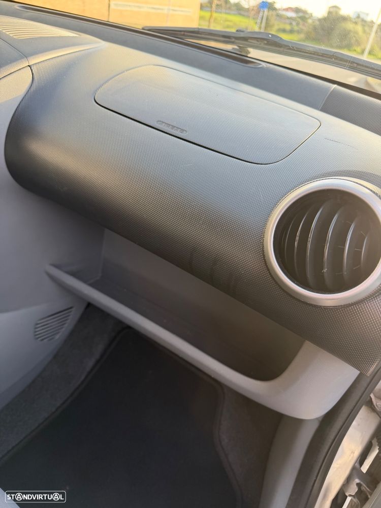 Peugeot 107 1.0 Trendy - 10